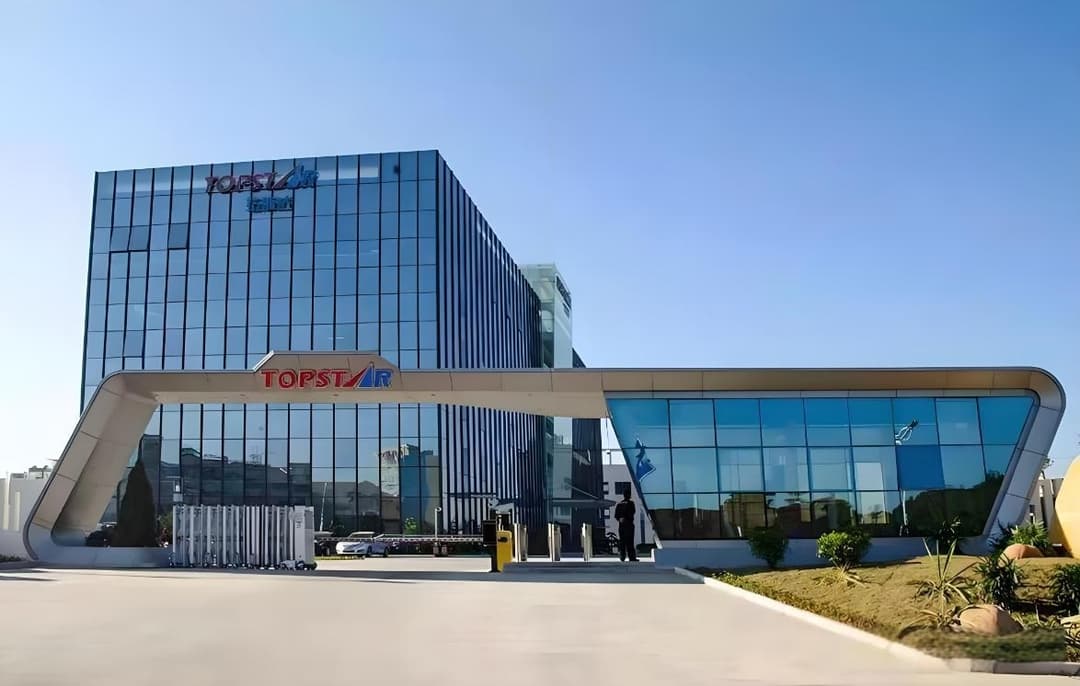 拓斯达赴港上市前夕遭监管警示，业绩承压股东减持套现近3亿