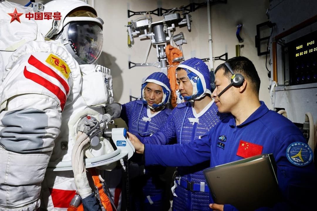 28名航天员六天五夜洞穴淬炼 中国航天员首次完成“地球太空特训”