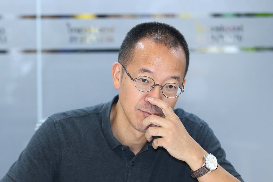 俞敏洪接任东方甄选法定代表人,业务边界拓展至外卖递送