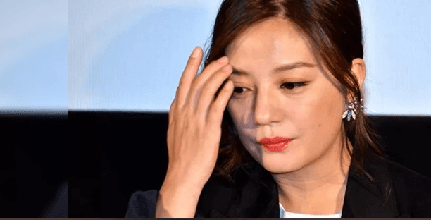 热搜第一!赵薇被冻结1590万元股权