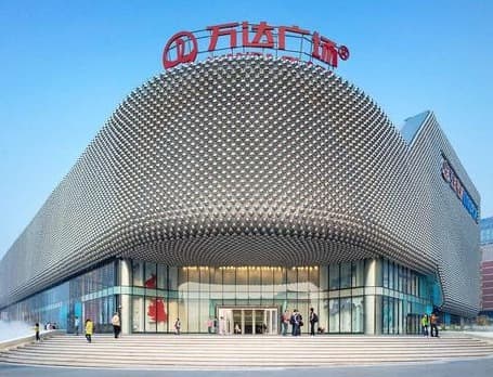 王健林再被限高,万达加速出售资产背后债务压力持续